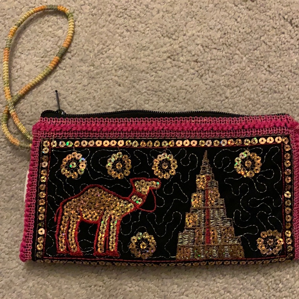Dubai wristlet